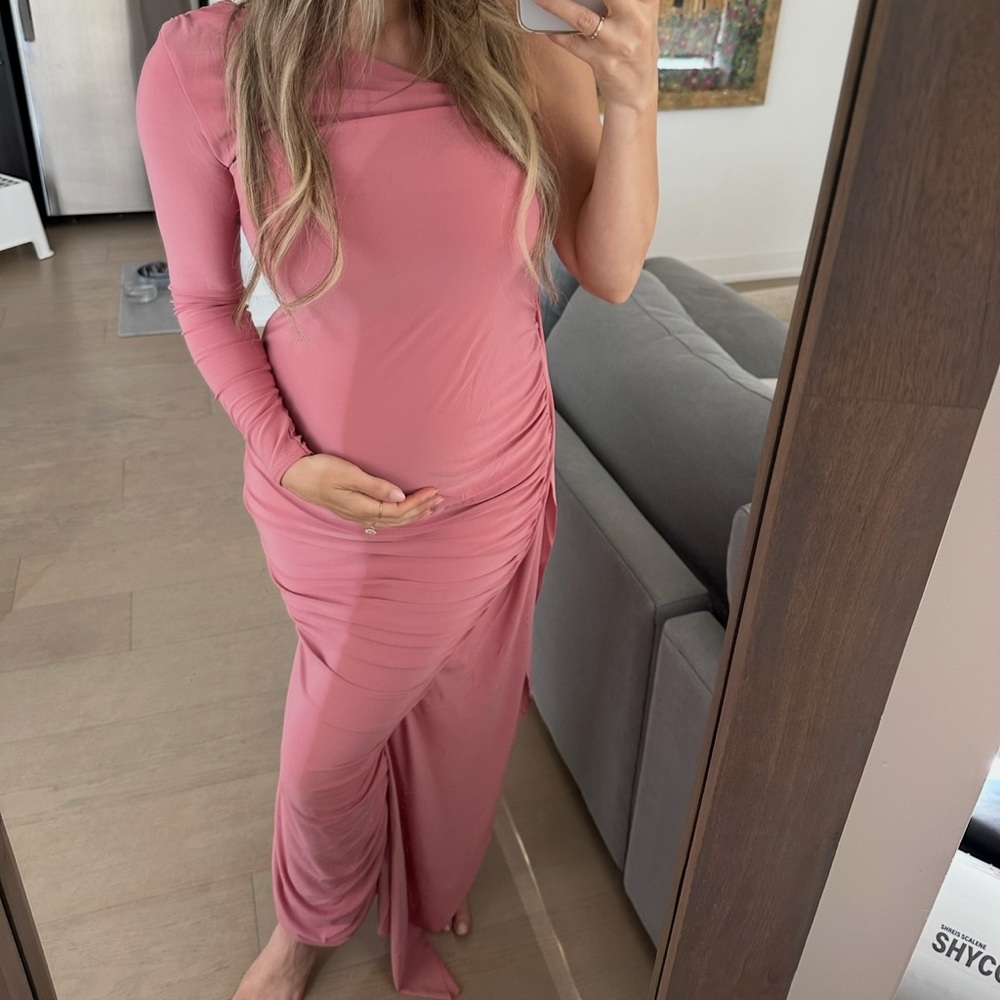 Club L London Maternity One-Shoulder Pink Dress